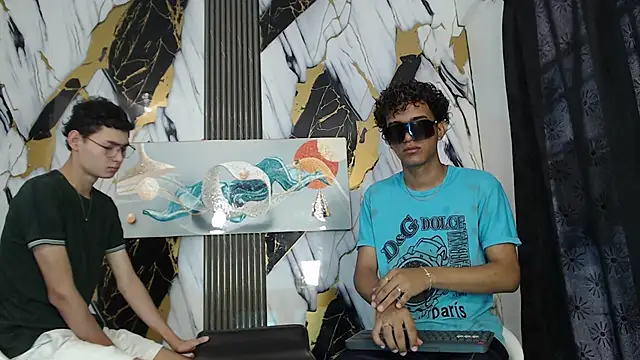 Snapshot of VERY_HOT_GUYS chatting on 07-01-26, 01:22 VERY HOT GUYS online show from 07-01-26, 01:22