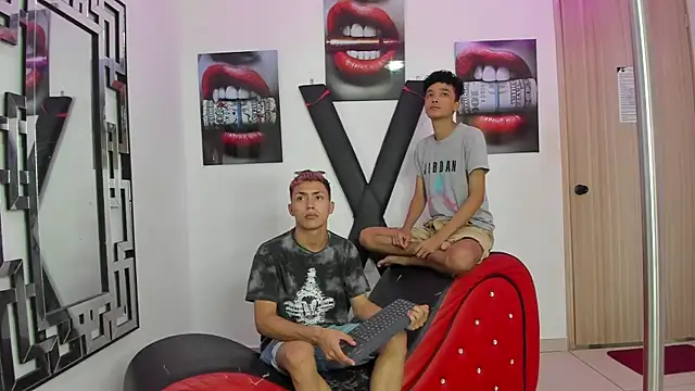 VERY HOT GUYS online show from 11-27-25, 01:22