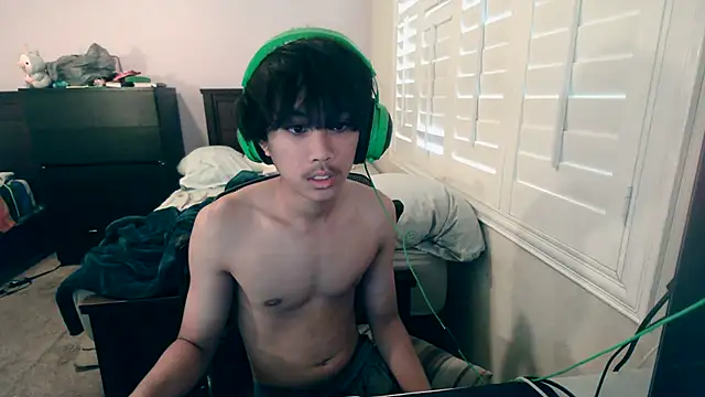 youngasianboy2007 online show from 10-13-25, 12:45