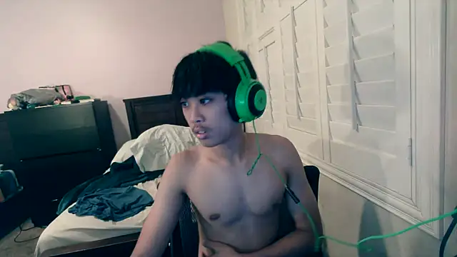 youngasianboy2007 online show from 10-16-25, 02:53