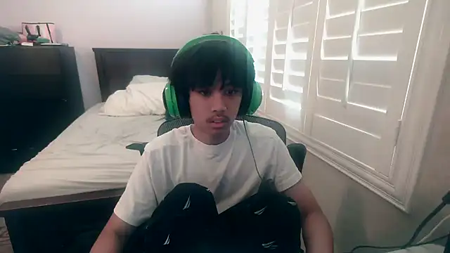 youngasianboy2007 online show from 10-29-25, 04:28