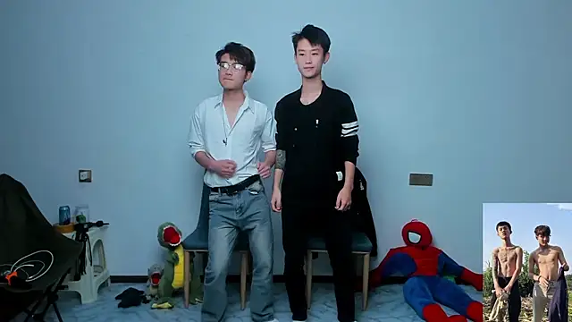 Snapshot of Cate-boy chatting on 10-19-25, 12:41 Cate-boy online show from 10-19-25, 12:41