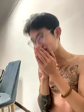 Snapshot of Cate-boy chatting on 10-31-25, 12:24 Cate-boy online show from 10-31-25, 12:24