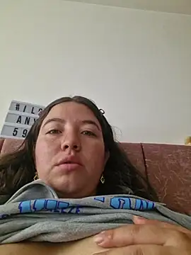 Snapshot of annyaparis chatting on 12-05-25, 12:37 annyaparis online show from 12-05-25, 12:37