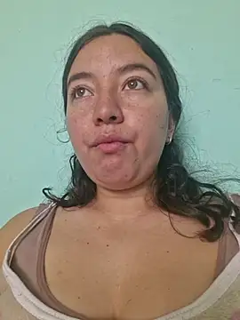 Snapshot of annyaparis chatting on 11-06-25, 03:27 annyaparis online show from 11-06-25, 03:27