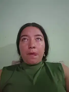 Snapshot of annyaparis chatting on 11-28-25, 02:56 annyaparis online show from 11-28-25, 02:56