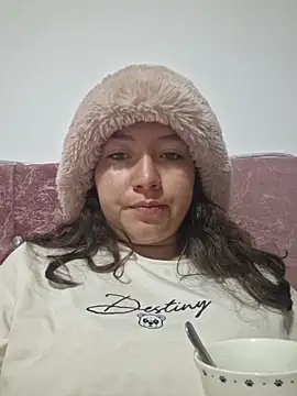 Snapshot of annyaparis chatting on 01-07-26, 12:26 annyaparis online show from 01-07-26, 12:26