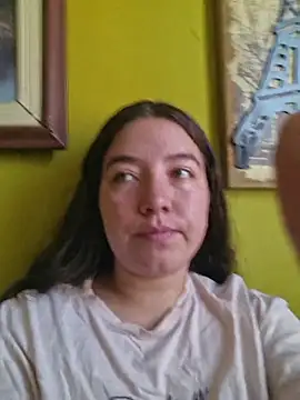 Snapshot of annyaparis chatting on 11-23-25, 08:30 annyaparis online show from 11-23-25, 08:30