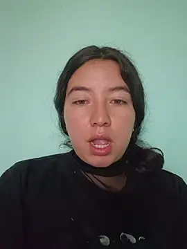 Snapshot of annyaparis chatting on 11-05-25, 10:13 annyaparis online show from 11-05-25, 10:13