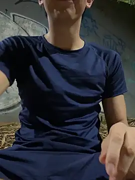 Snapshot of LiamMyst chatting on 02-09-26, 04:21 LiamMyst online show from 02-09-26, 04:21