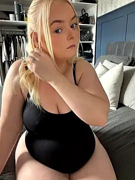 lusciouslylou online show from 10-28-25, 10:25