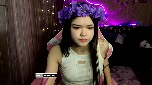 Snapshot of nezo_cutee chatting on 10-23-25, 08:13 nezo cutee online show from 10-23-25, 08:13