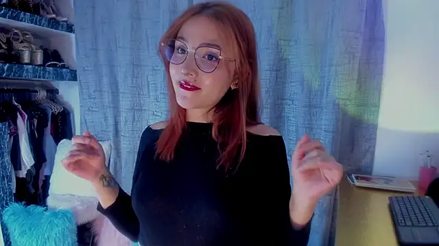 AmaruBloom online show from 10-12-25, 03:30