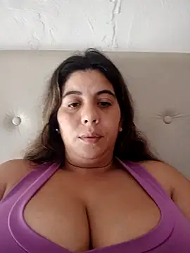Snapshot of Benditofetiche chatting on 04-17-26, 11:46 Benditofetiche online show from 04-17-26, 11:46