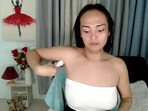 xAsianTOPModelx online show from 11-13-25, 11:08