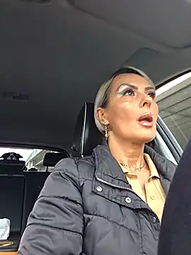 KirraWhite online show from 10-26-25, 06:58