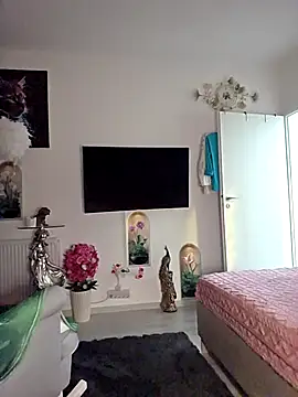 KirraWhite online show from 10-30-25, 04:22