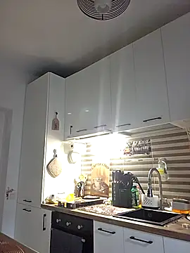 KirraWhite online show from 10-30-25, 04:37