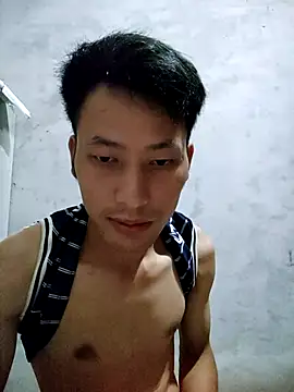 Snapshot of Uh-em95 chatting on 10-05-25, 03:03 Uh-em95 online show from 10-05-25, 03:03