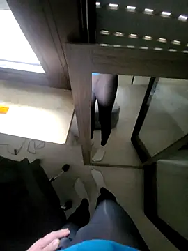 rezzzze online show from 10-12-25, 08:48