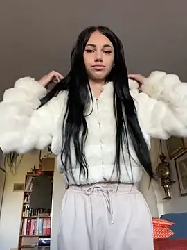 ilariea girl online show from 10-16-25, 07:27