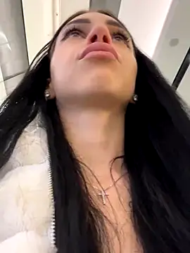 ilariea girl online show from 11-08-25, 06:44