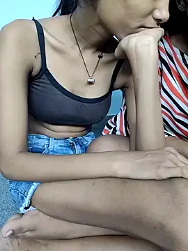 Unique girls90 online show from 04-16-26, 09:39