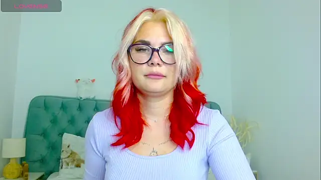 Naughty kittyy1 online show from 10-04-25, 07:37