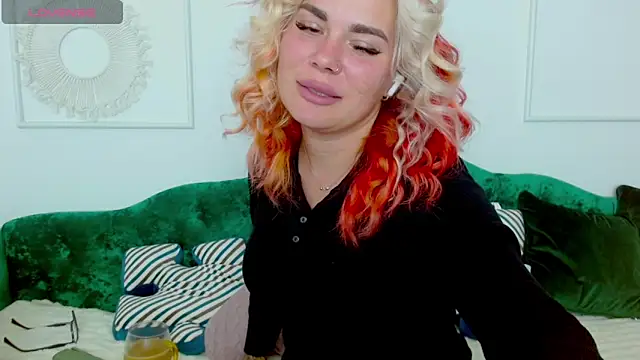 Naughty kittyy1 online show from 10-11-25, 07:59
