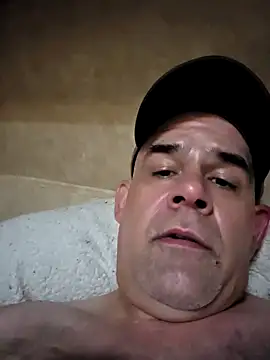 Snapshot of DeeBestEver chatting on 10-04-25, 12:01 DeeBestEver online show from 10-04-25, 12:01