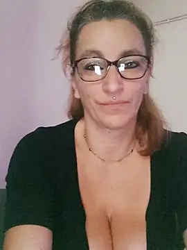 Fifi83Bell online show from 11-26-25, 03:01