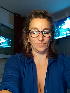 Fifi83Bell online show from 12-18-25, 12:49