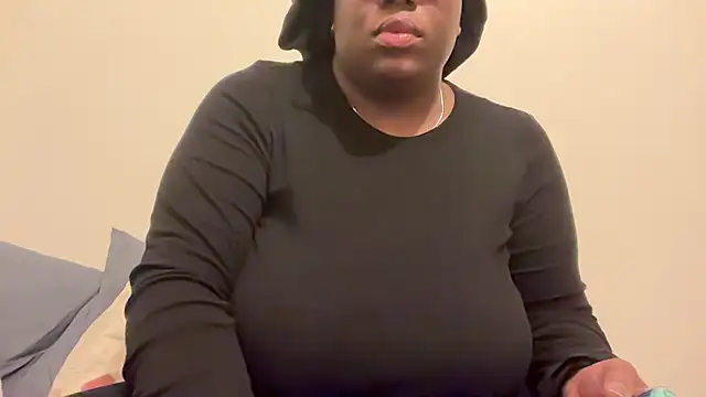 nanaisbackk online show from 02-12-26, 05:45