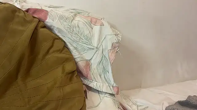 nanaisbackk online show from 10-26-25, 07:14