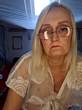 Jenny Blum online show from 11-17-25, 01:15