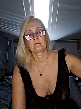 Jenny Blum online show from 10-08-25, 08:05