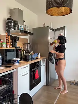 LaPetiteKim online show from 03-12-26, 12:53