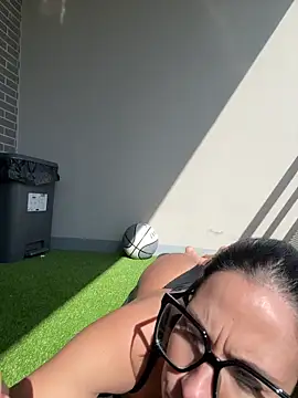 LaPetiteKim online show from 03-09-26, 12:20