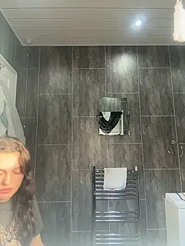 Snapshot of Victoria6989 chatting on 02-15-26, 03:22 Victoria6989 online show from 02-15-26, 03:22