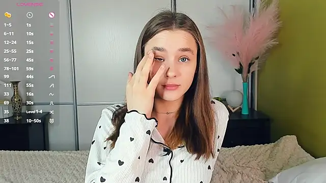 JinnyMcie online show from 04-10-26, 07:48