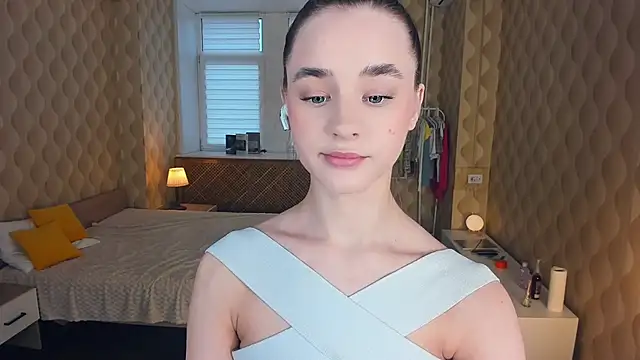 JinnyMcie online show from 10-31-25, 12:13