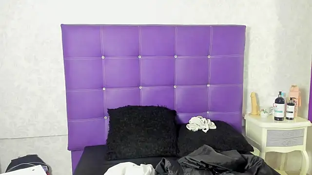 LeaMoreau22 online show from 10-09-25, 12:06