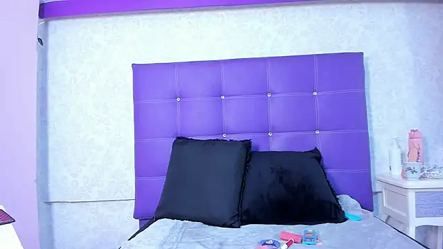 LeaMoreau22 online show from 11-13-25, 11:36