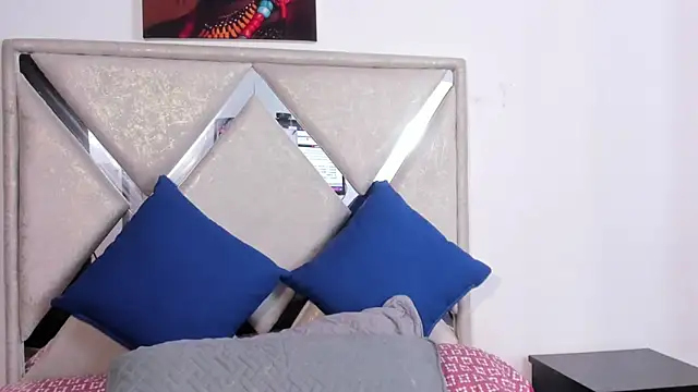 mia fox4 online show from 11-05-25, 02:31