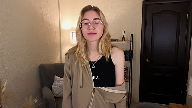 KatherineWill online show from 10-08-25, 07:54