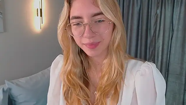 KatherineWill online show from 10-19-25, 02:20