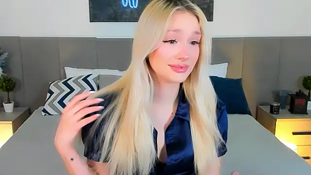 Snapshot of SugarWhisper chatting on 02-21-26, 05:15 SugarWhisper online show from 02-21-26, 05:15