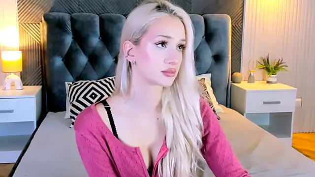 SugarWhisper online show from 10-10-25, 04:41