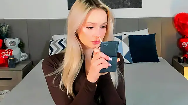 Snapshot of SugarWhisper chatting on 02-14-26, 03:01 SugarWhisper online show from 02-14-26, 03:01