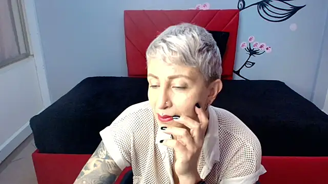 Charlotte  Gray online show from 11-12-25, 12:31